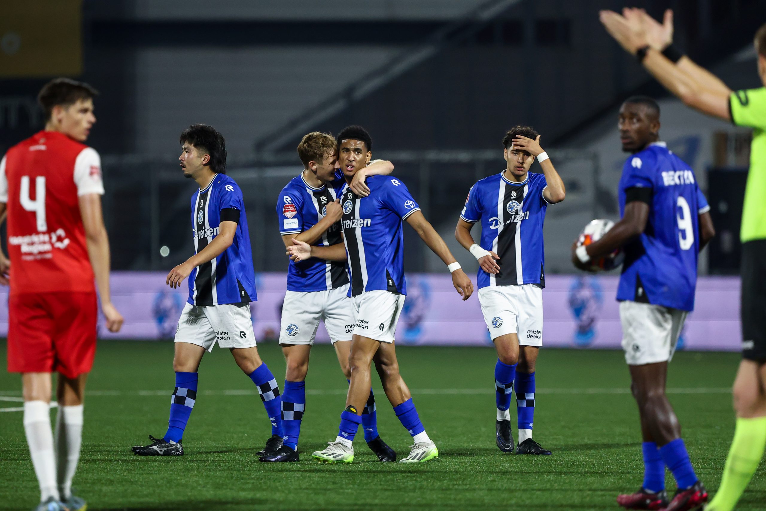 Knotsgekke Wedstrijd Bezorgt Fc Den Bosch De Drie Punten Fc Den Bosch