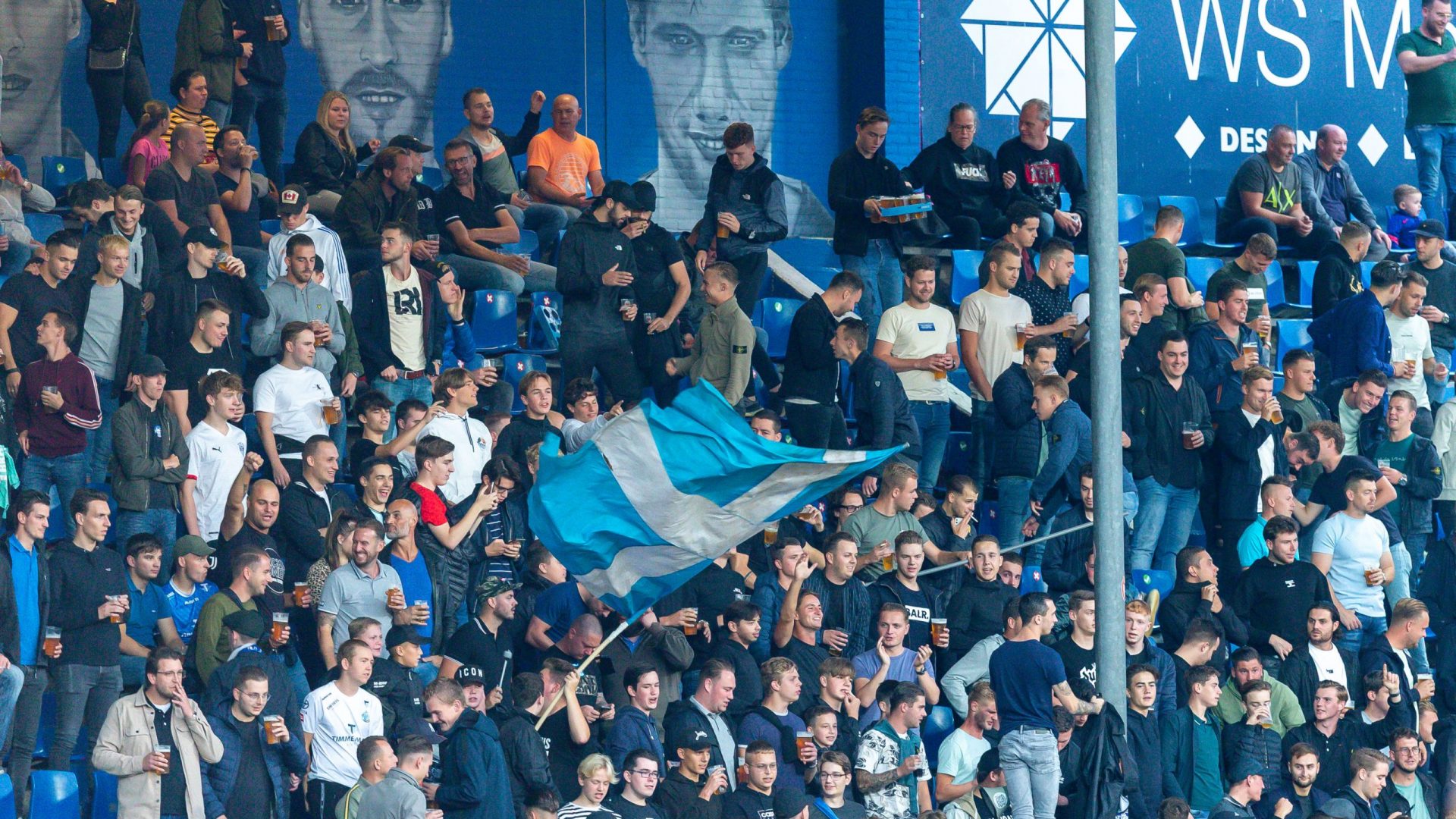 Den Bosch, 17-09-2021, stadium De Vliert, Dutch Football Keuken Kampioen Divisie season 2021 / 2022, atmosphere in the stadium before the match Den Bosch - AZ