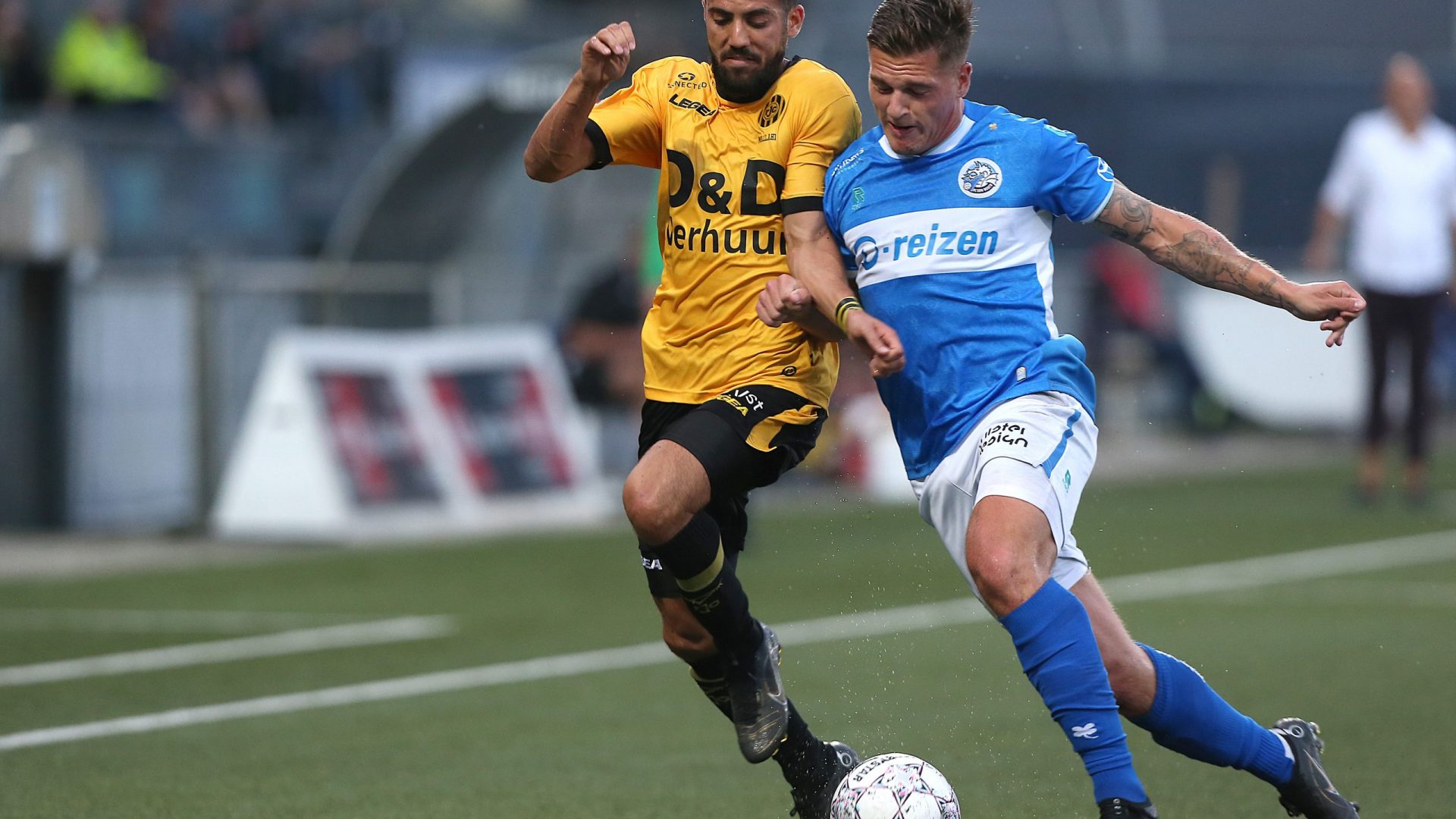 DEN BOSCH, Netherlands, 19-08-2022, football, Dutch Keuken Kampioen Divisie, Den Bosch - Roda JC, De Vliert Stadium, season 2022-2023, FC Den Bosch player Jordy van der Winden and Roda JC Kerkrade player Mohamed Mallahi, during the game